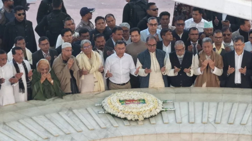 ১৯ বছর পর বাবার কবর জিয়ারত করলেন তারেক রহমান