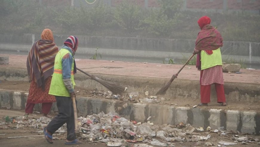 ৩০০ ফিট থেকে ১৪৮ টন বর্জ্য অপসারণ করেছে ডিএনসিসি