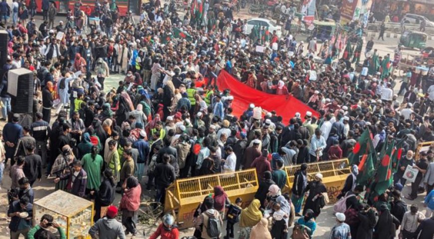 ওসমান হাদির হত্যার বিচারের দাবিতে আবারও ইনকিলাব মঞ্চের শাহবাগ অবরোধ