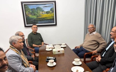 শোকবইয়ে স্বাক্ষর এবং তারেক রহমানের সঙ্গে দেখা করলেন মাহমুদুর রহমান