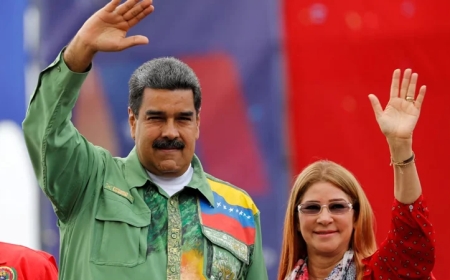 মাদুরো ও তার স্ত্রীকে মার্কিন যুদ্ধজাহাজে নিউইয়র্কে নেওয়া হচ্ছে : ট্রাম্প