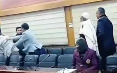 মানিকগঞ্জে স্বতন্ত্র প্রার্থী আতাউরকে ঘাড় ধাক্কার ঘটনায় ইসিকে আইনি নোটিশ