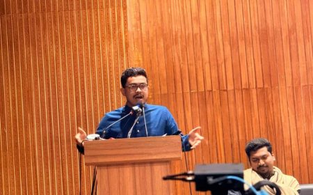 শিক্ষাপ্রতিষ্ঠানে ‘হ্যাঁ’ ভোটের পক্ষে ক্যাম্পেইন করবে ডাকসু : সাদিক কায়েম