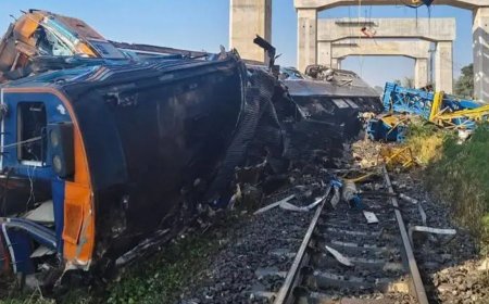 থাইল্যান্ডে ট্রেনের ওপর ক্রেন ভেঙে পড়ার ঘটনায় নিহতের সংখ্যা বেড়ে ৩২