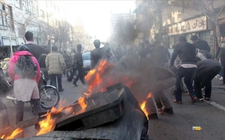 ইরানের বিরুদ্ধে হামলায় সৌদির আকাশসীমা ব্যবহার করতে যুক্তরাষ্ট্রকে নিষেধাজ্ঞা