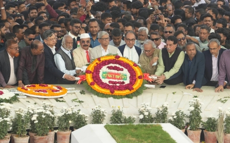 ৯০তম জন্মবার্ষিকী উপলক্ষে জিয়াউর রহমানের সমাধিতে বিএনপির শ্রদ্ধা