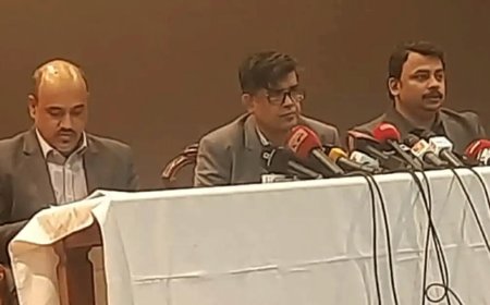 নির্বাচনের আগে লুট হওয়া অস্ত্র শিগগিরই উদ্ধারের নির্দেশ প্রধান উপদেষ্টার