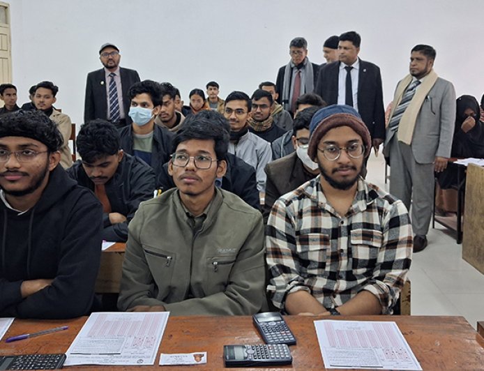 চবিতে ভর্তি পরীক্ষায় ১ সিটে ৩ শিক্ষার্থী, ক্ষুব্ধ উপাচার্য