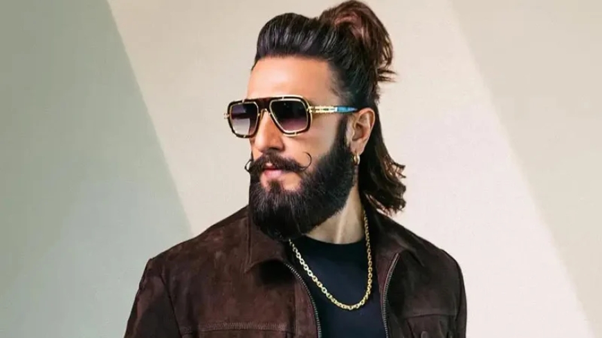 ‘ধুরন্ধর’ সাফল্যের পর ভিন্ন ধাঁচের সিনেমায় রণবীর