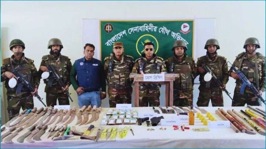 নারায়ণগঞ্জে লুট হওয়া অস্ত্র-গোলাবারুদ ছাত্রদল নেতার বাড়ি থেকে উদ্ধার