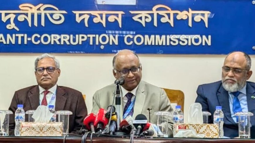 হলফনামায় উল্লেখ নেই এমন সম্পদের মালিককে শাসক হিসেবে চাই না : দুদক চেয়ারম্যান