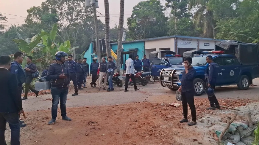 মাদারীপুরে দুপক্ষের রক্তক্ষয়ী সংঘর্ষ, ককটেল বিস্ফোরণ ও বাড়িঘর ভাঙচুর