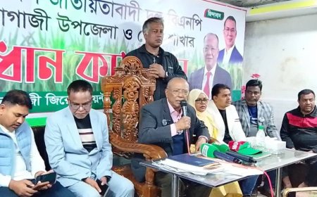 দিন শেষে রাজনীতিবিদরা হয়ে যান চোর, ব্যবসায়ীরা হয়ে যান মুনাফাখোর : মিন্টু