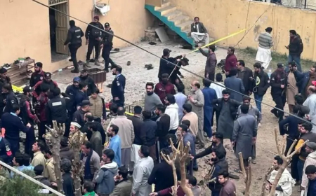 জুমার নামাজের সময় ইসলামাবাদে মসজিদে আত্মঘাতী হামলায় নিহত ৩১