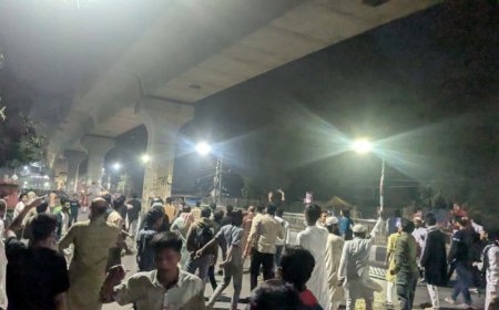 শাহবাগে ফের পুলিশ-ইনকিলাব মঞ্চ সংঘর্ষ, আহত অনেকে