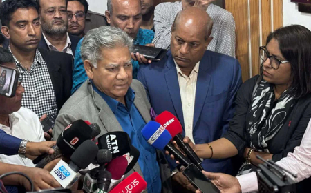 চট্টগ্রাম বন্দর সচল রাখতে হার্ডলাইনে যাচ্ছে সরকার : নৌপরিবহন উপদেষ্টা