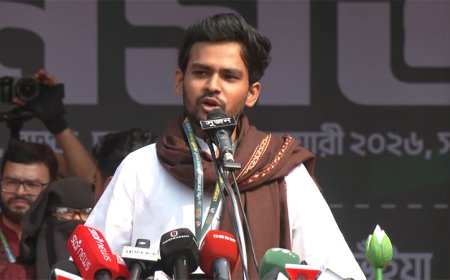 ঢাকা-১১ আসনে বিএনপি একজন বিদেশি নাগরিককে মনোনয়ন দিয়েছে : আসিফ মাহমুদ