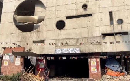 সারাদেশে আ.লীগের কার্যালয়গুলোতে নেতাকর্মীদের প্রবেশের চেষ্টা, নেপথ্যে কী?