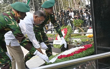 বিডিআর শহীদদের প্রতি প্রধানমন্ত্রীর শ্রদ্ধা নিবেদন