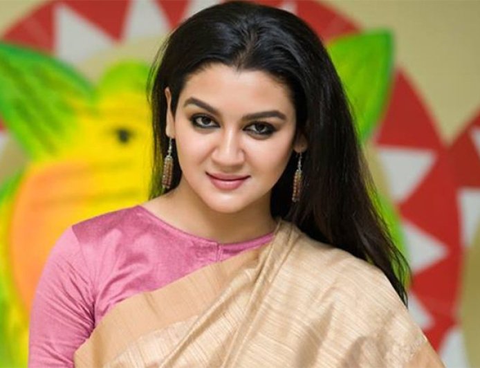 ২১শে ফেব্রুয়ারি এলে ভোরের আলো যেন একটু নরম হয়ে আসে : জয়া আহসান