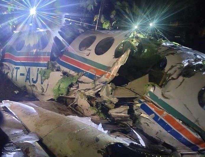 ভারতের এয়ার অ্যাম্বুলেন্স বিধ্বস্ত হয়ে নিহত ৭