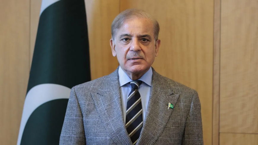 খেলাধুলার মাঠে রাজনীতি থাকা উচিত নয়, বাংলাদেশের পাশে দাঁড়ানো উচিত : পাকিস্তান প্রধানমন্ত্রী