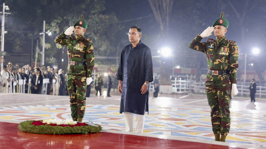 একুশের প্রথম প্রহরে ভাষা শহীদদের প্রতি প্রধানমন্ত্রীর শ্রদ্ধা নিবেদন