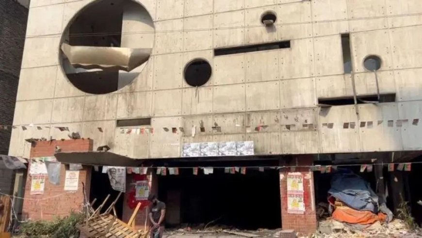 সারাদেশে আ.লীগের কার্যালয়গুলোতে নেতাকর্মীদের প্রবেশের চেষ্টা, নেপথ্যে কী?