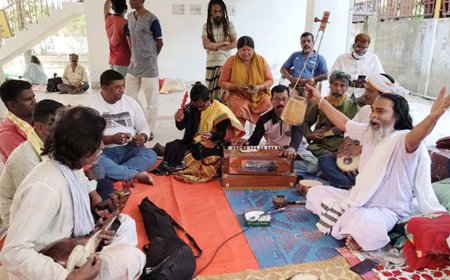 ছেঁউড়িয়ায় একতারা-ডুগডুগির সুরে মুখরিত লালন স্মরণোৎসব